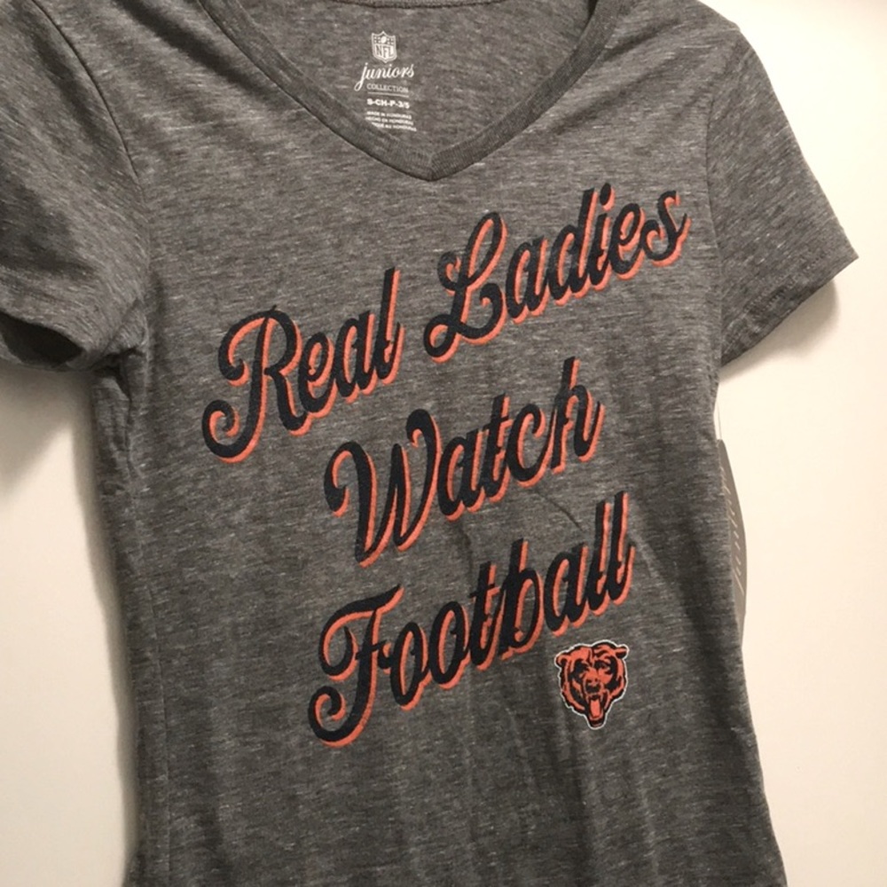 Real ladies watch football CHICAGO BEARS shirt